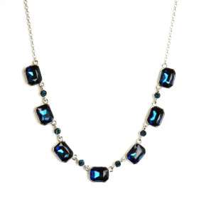 Clean and delicate sq. crystal Necklace