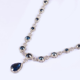 Crystal Teardrop Pieced Necklace