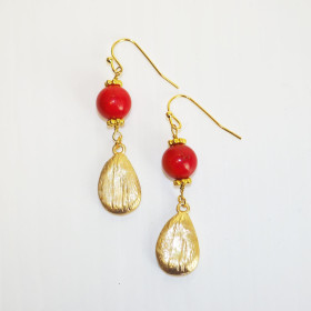 Teardrop Shape Earring with Coral stones in Gold